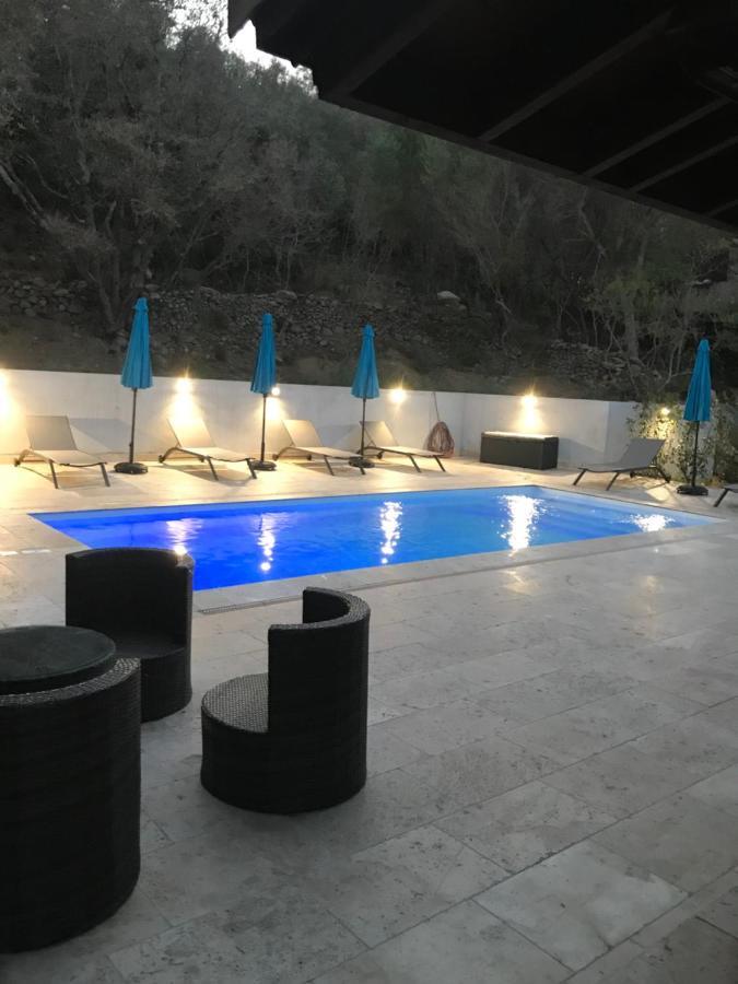 Villa Grande Maison Avec Piscine *